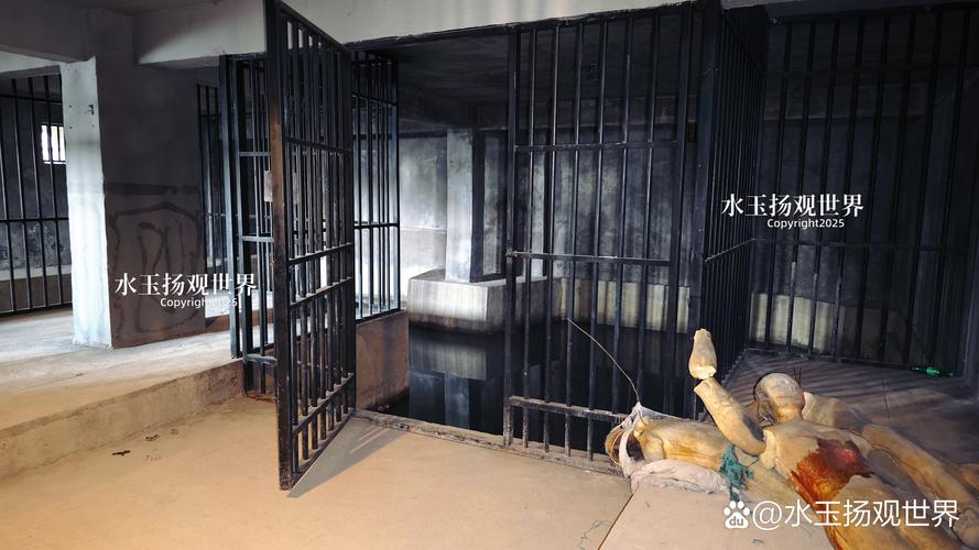 暮色中的南太湖泛起粼粼金波,湖州影视城的哥特式尖顶在暮霭中若隐若